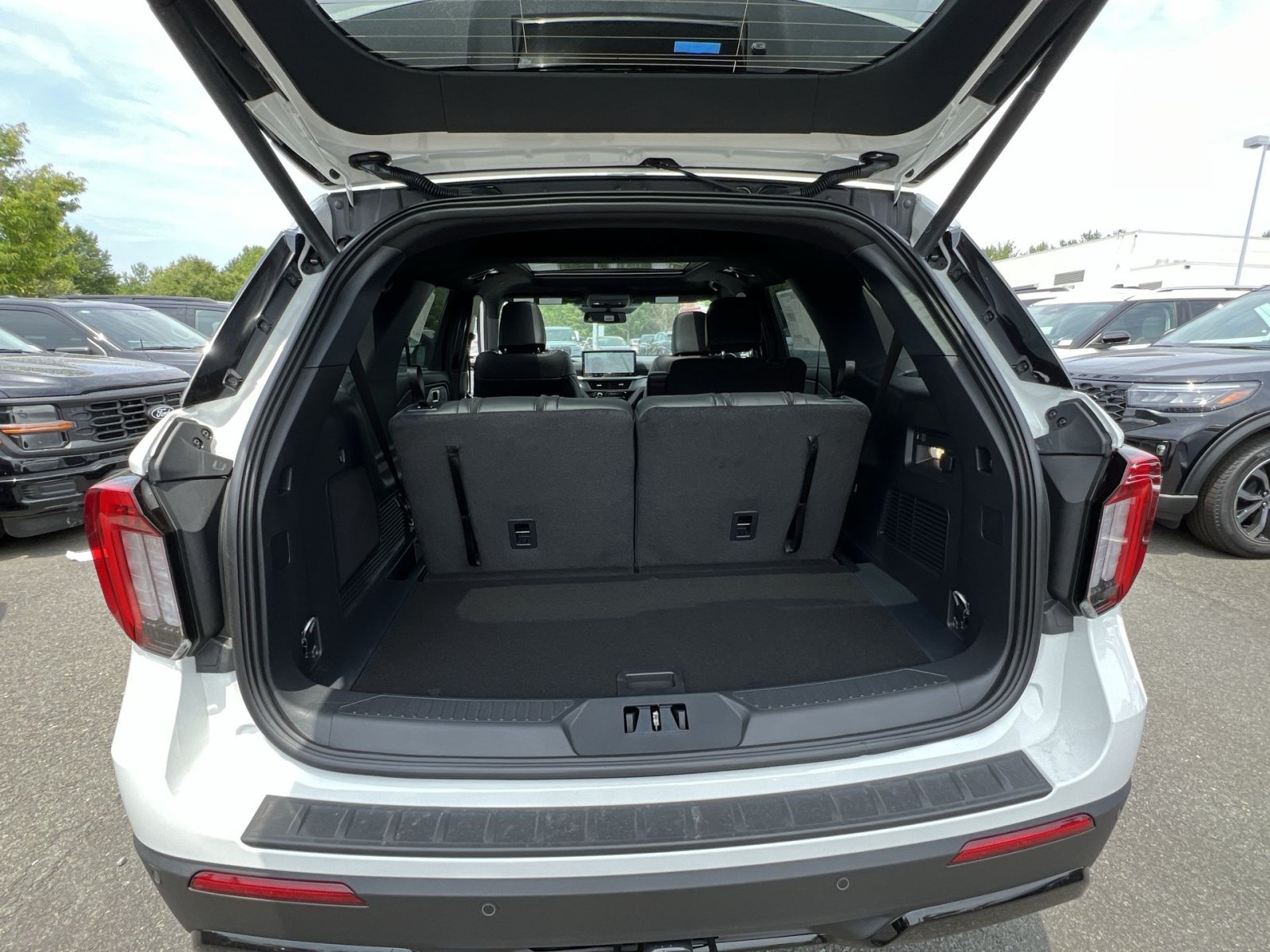 New 2026 Ford Explorer ST-Line AWD/4WD image 51