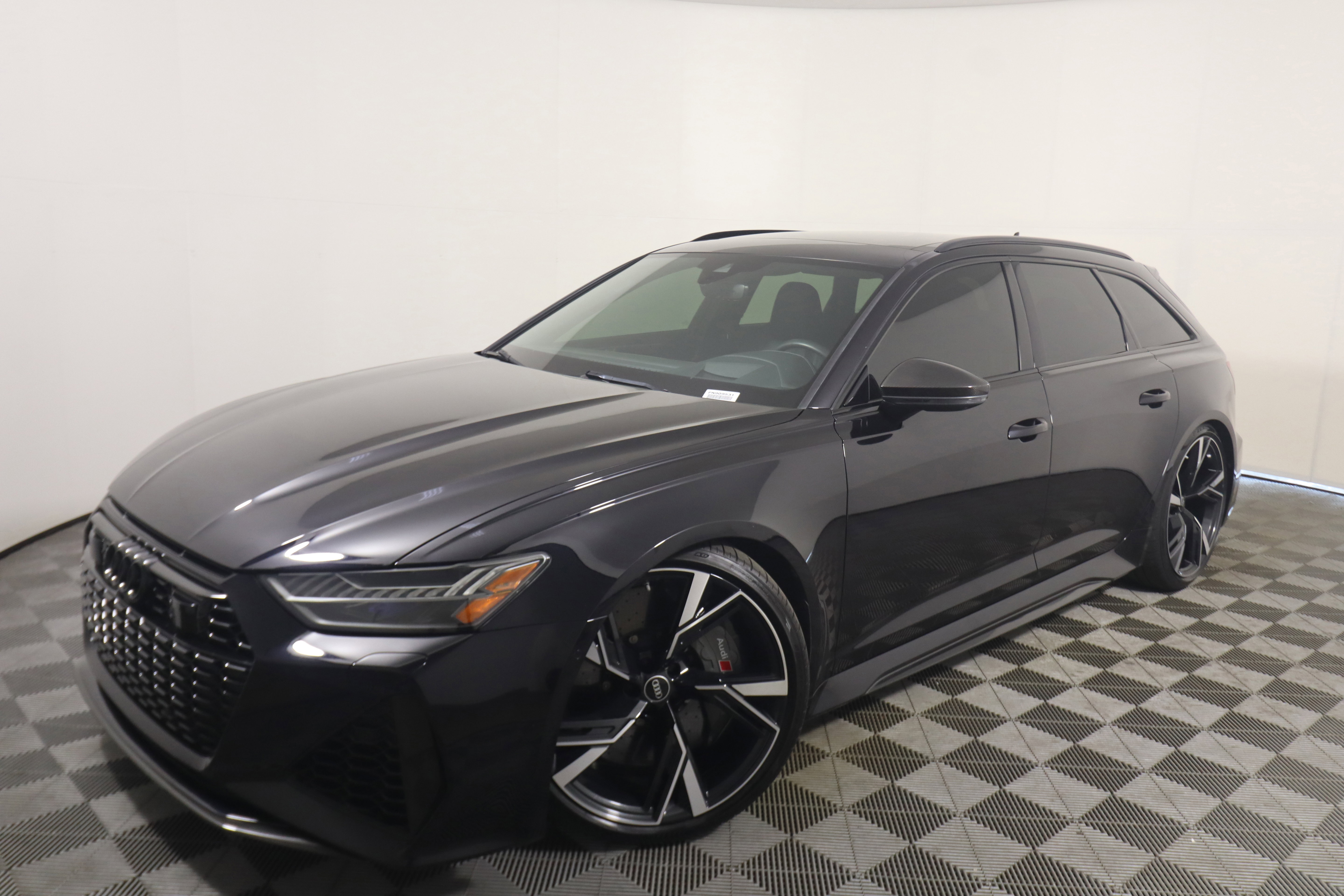Used 2021 Audi RS 6 w/ Carbon Optic Package AWD/4WD image 1