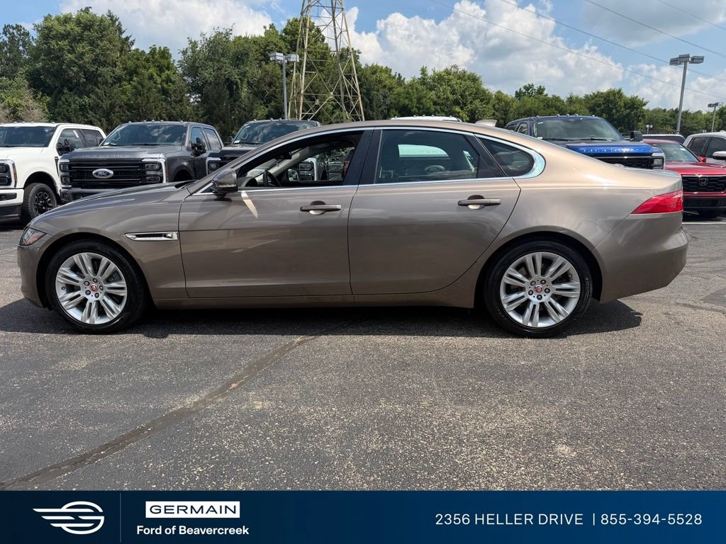 Used 2017 Jaguar XF Premium AWD/4WD image 5