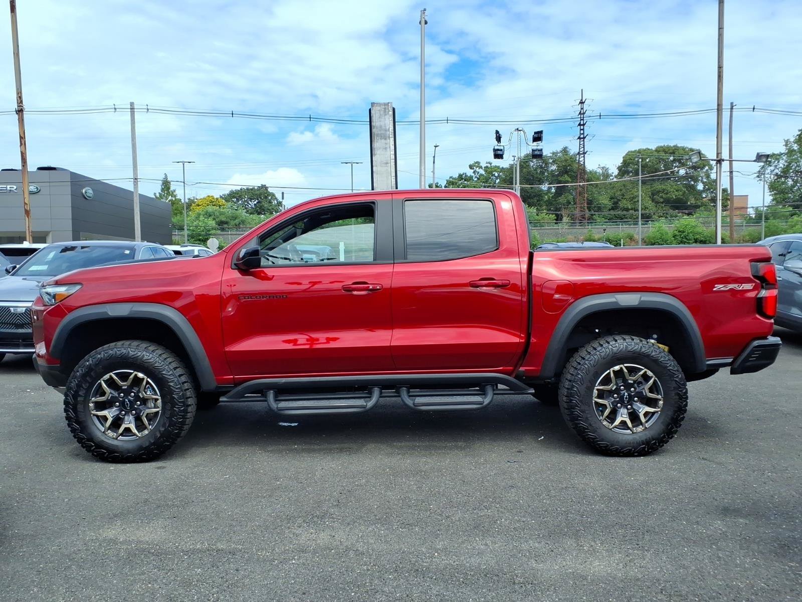 Used 2024 Chevrolet Colorado ZR2 w/ ZR2 Convenience Package III AWD/4WD image 7