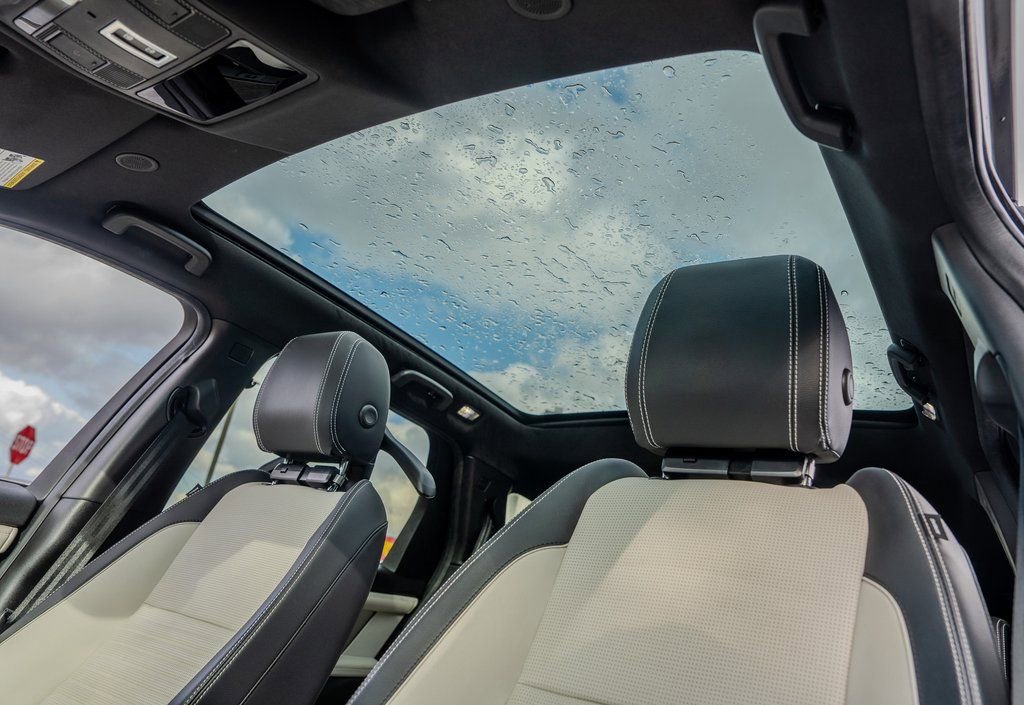 Used 2023 Land Rover Discovery Sport S R-Dynamic image 17