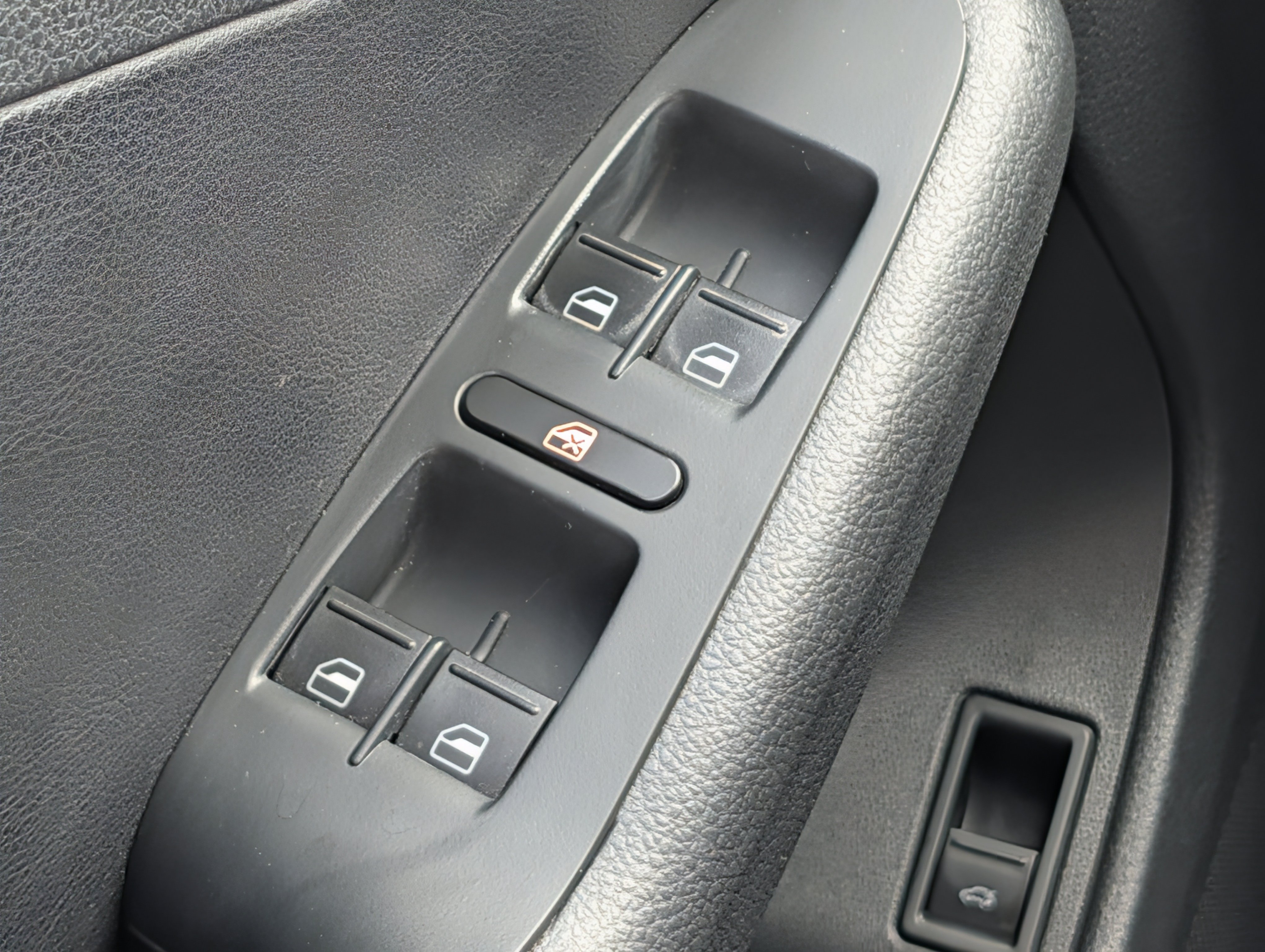 Used 2012 Volkswagen Jetta SE FWD image 10
