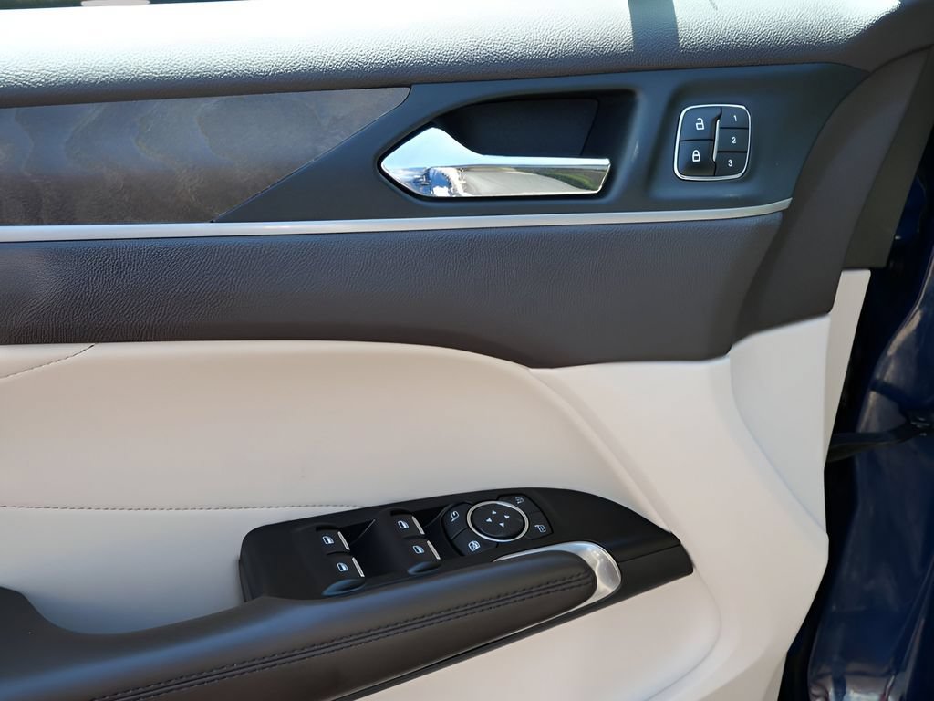 Used 2019 Lincoln MKC Reserve w/ MKC Climate Package AWD/4WD image 16