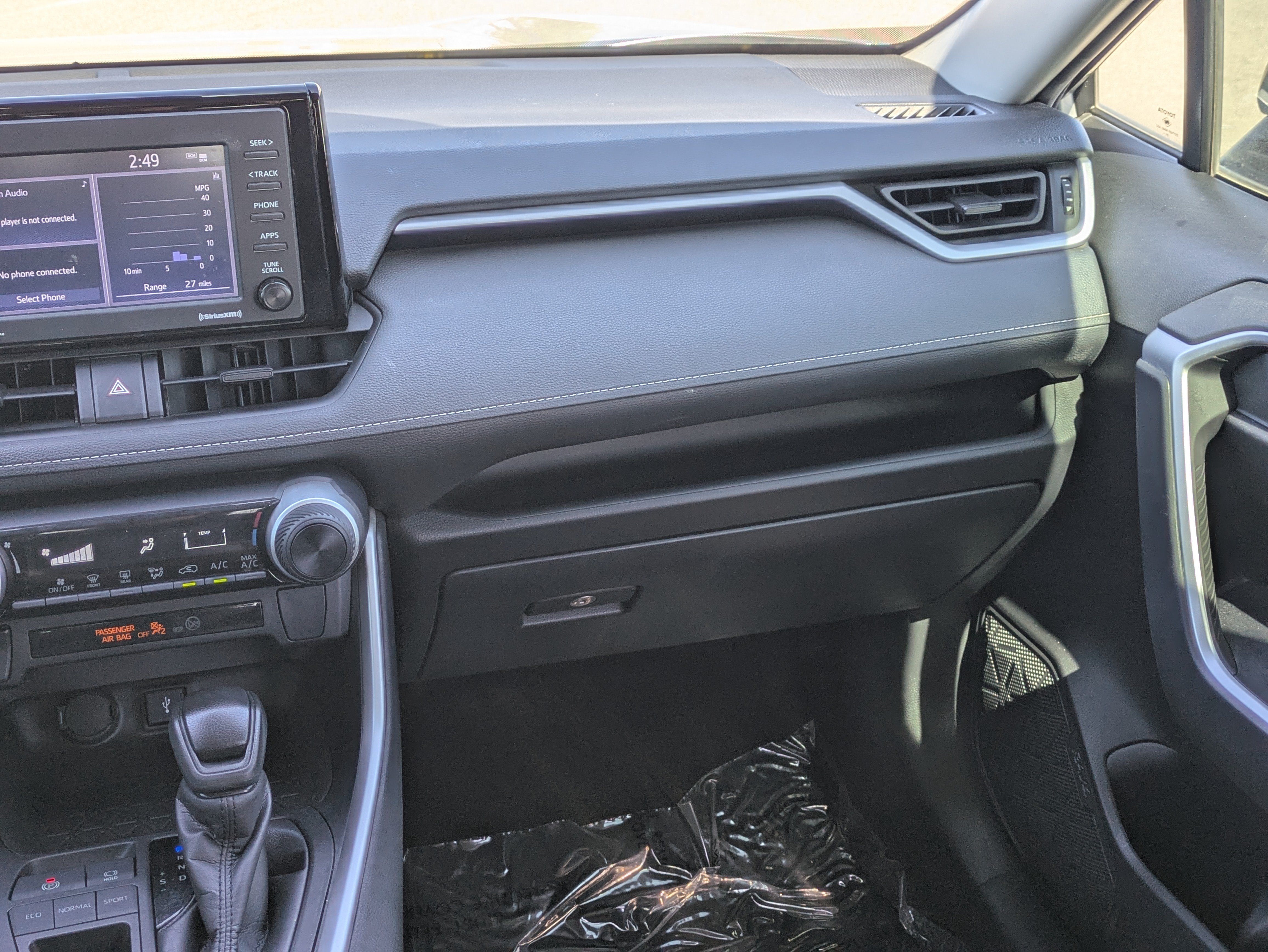 Used 2022 Toyota RAV4 LE w/ Carpet Mat Package (TMS) FWD image 18