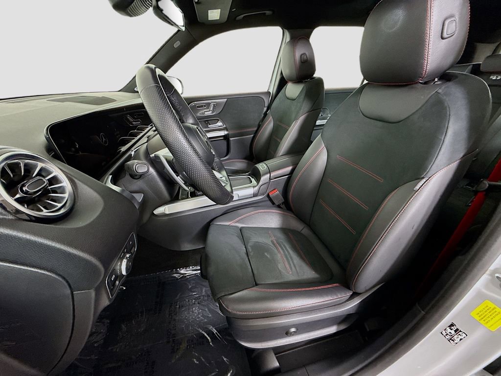 Used 2024 Mercedes-Benz GLB 35 AMG 4MATIC image 21