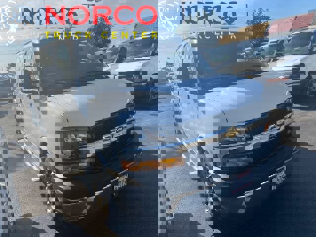 Used 2018 Chevrolet Express 2500 w/ Driver Convenience Package image 4