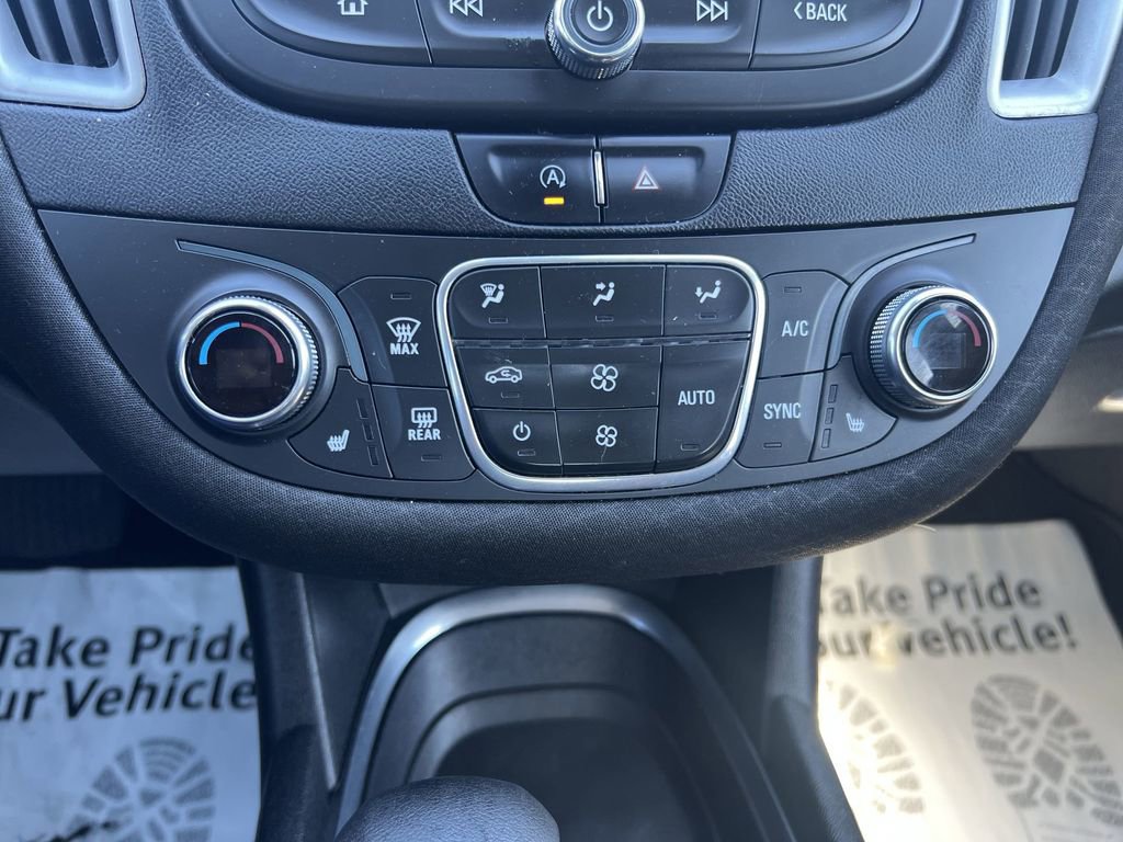 Used 2022 Chevrolet Malibu LT image 16