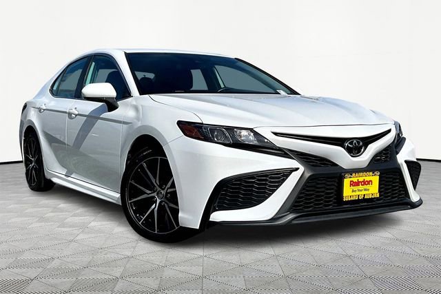 Used 2024 Toyota Camry SE