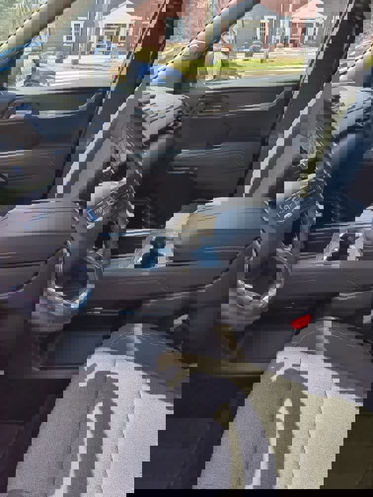 Used 2025 GMC Acadia Elevation image 12