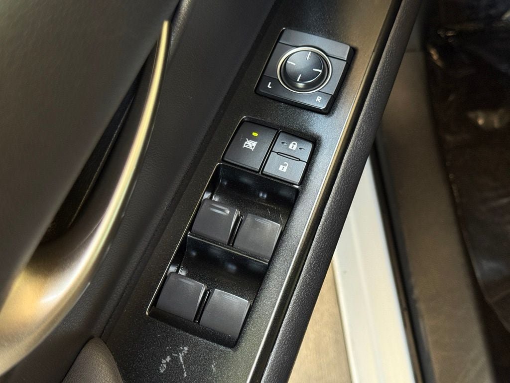 Certified 2024 Lexus UX 250h FWD image 28