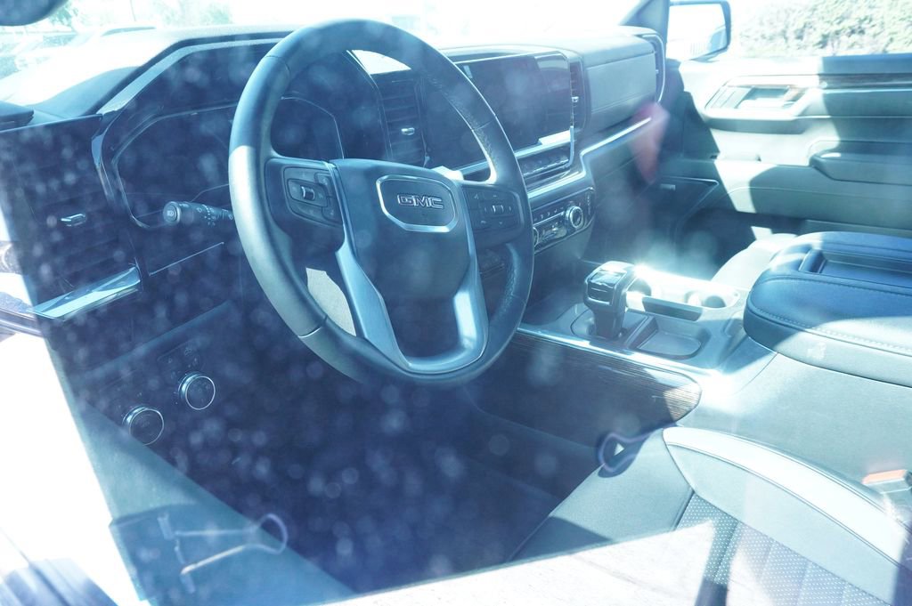 Used 2022 GMC Sierra 1500 Elevation w/ Elevation Premium Package AWD/4WD image 9