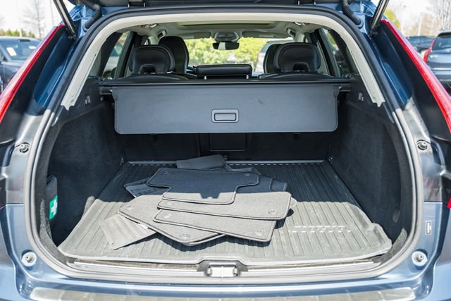 Certified 2024 Volvo XC60 B5 Plus w/ Protection Package Premier image 10