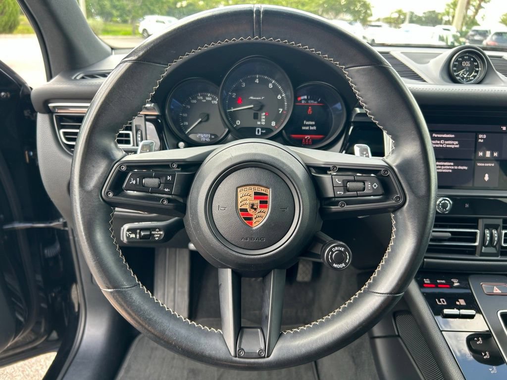 Used 2023 Porsche Macan Turbo AWD/4WD image 18