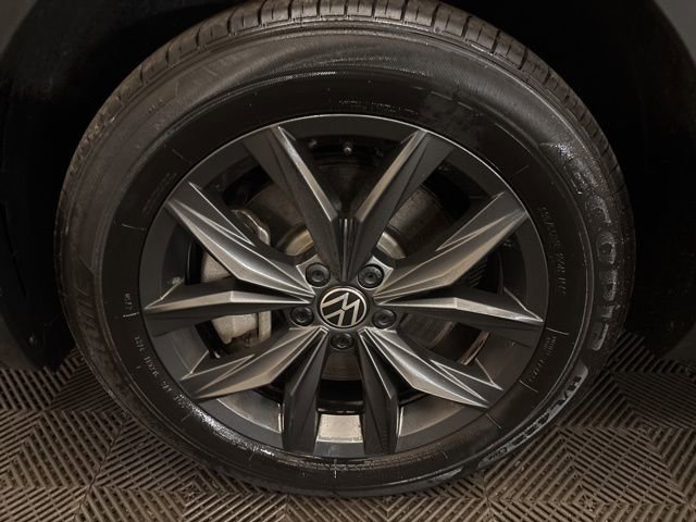 Used 2024 Volkswagen Tiguan SE AWD/4WD image 24