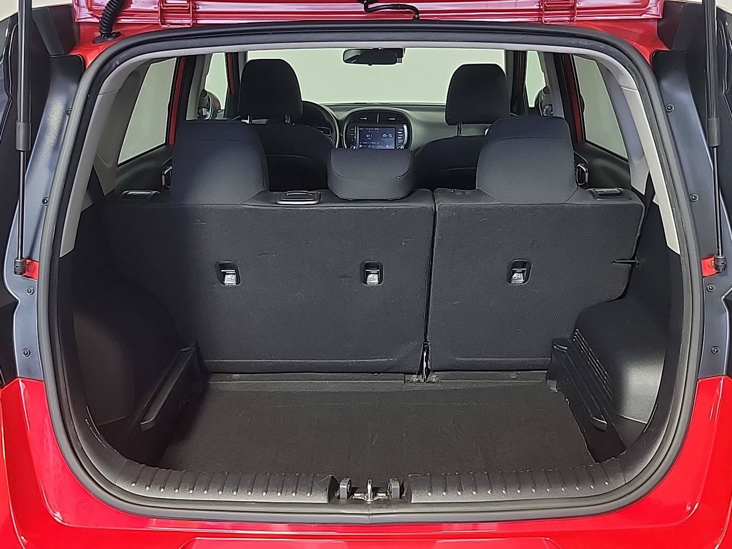 Certified 2023 Kia Soul LX w/ LX Technology Package FWD image 7