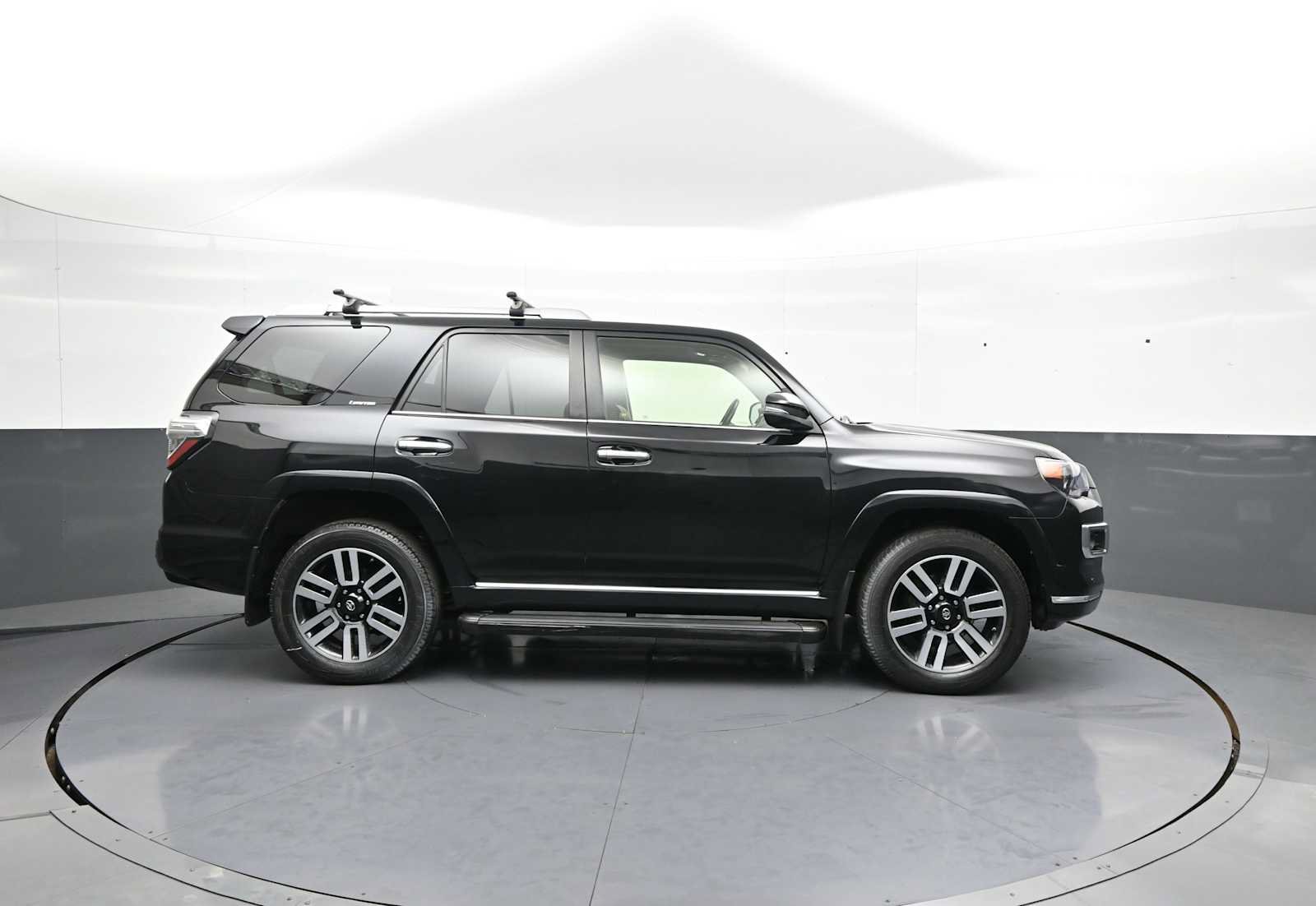 Certified 2019 Toyota 4Runner Limited AWD/4WD image 4
