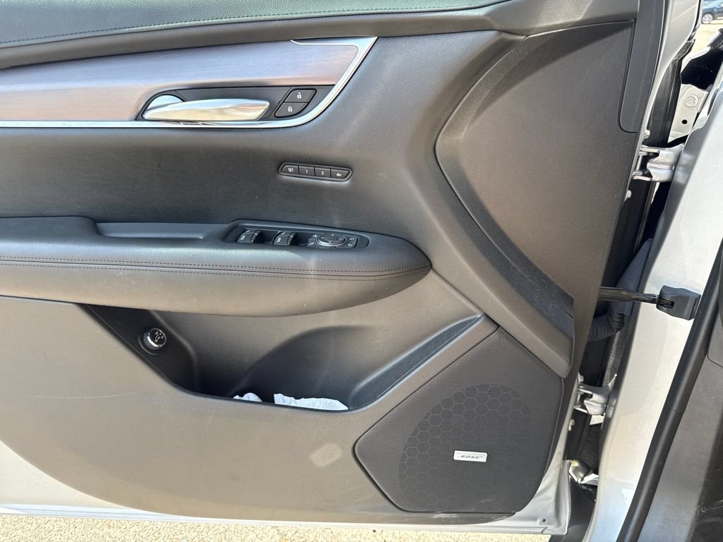 Used 2018 Cadillac XT5 Luxury w/ Driver Awareness Package FWD image 12
