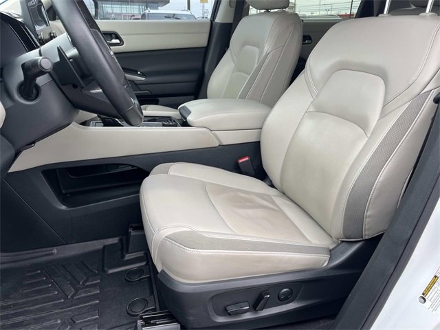Used 2023 Nissan Pathfinder SL w/ SL Premium Package image 23