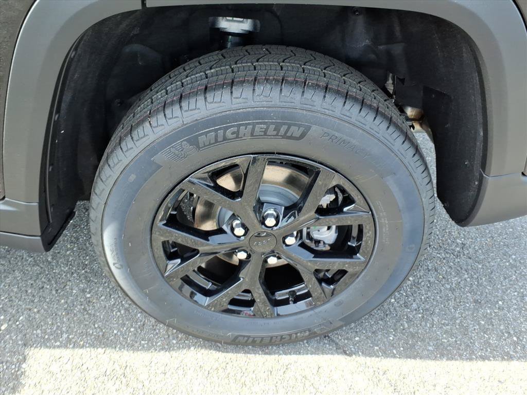 New 2026 Jeep Grand Cherokee Altitude AWD/4WD image 8