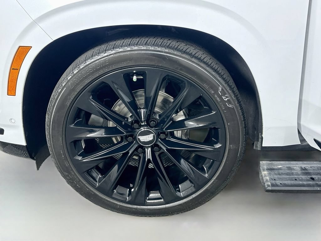 Used 2026 Cadillac Escalade Platinum Sport w/ LPO, ONYX Package AWD/4WD image 33