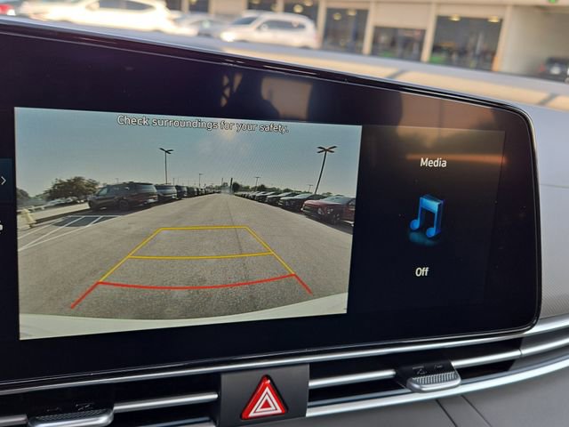 New 2025 Hyundai Elantra SEL FWD image 13