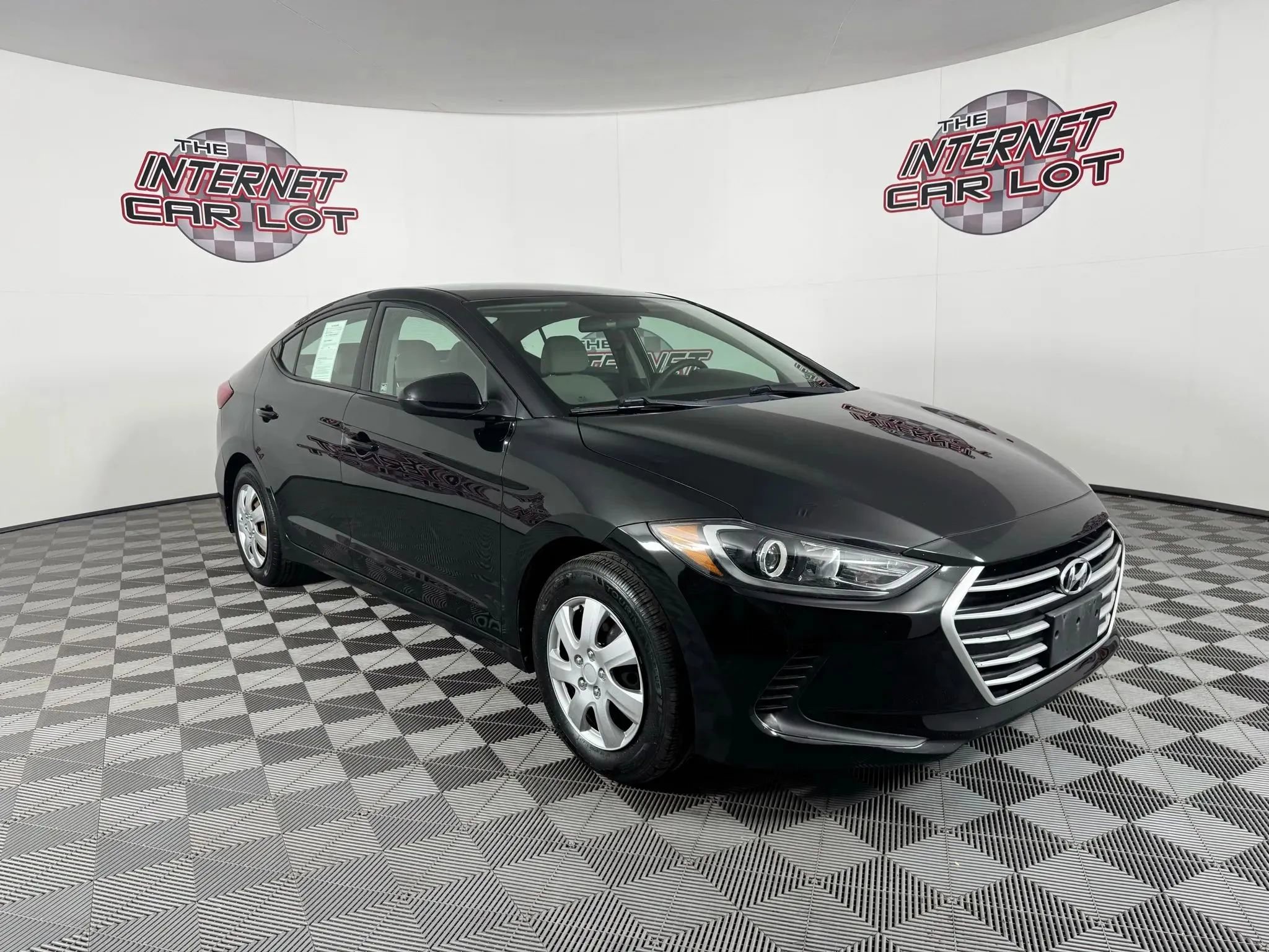 Used 2018 Hyundai Elantra SE w/ Cargo Package FWD image 9