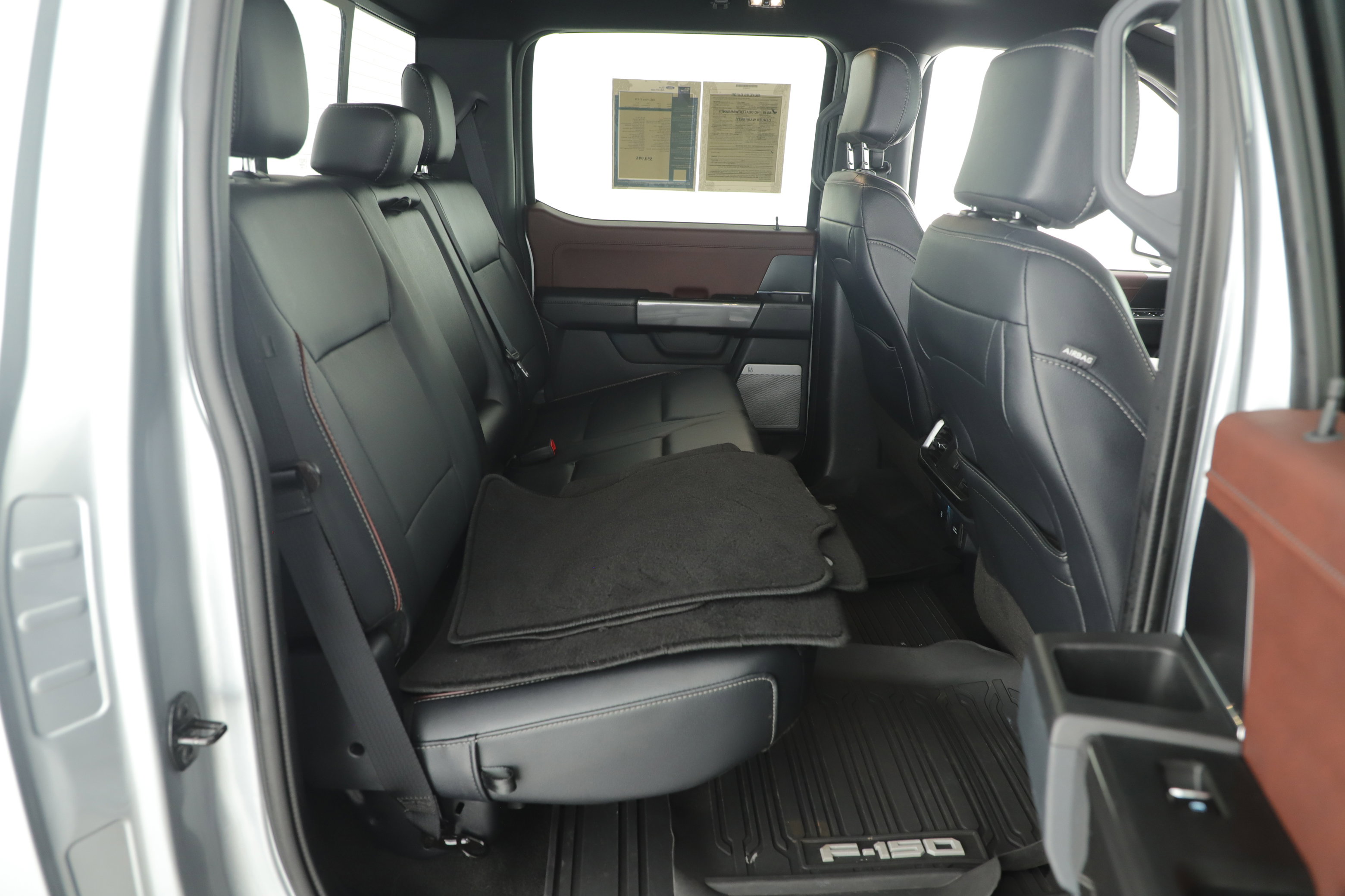 Used 2022 Ford F150 Lariat image 11