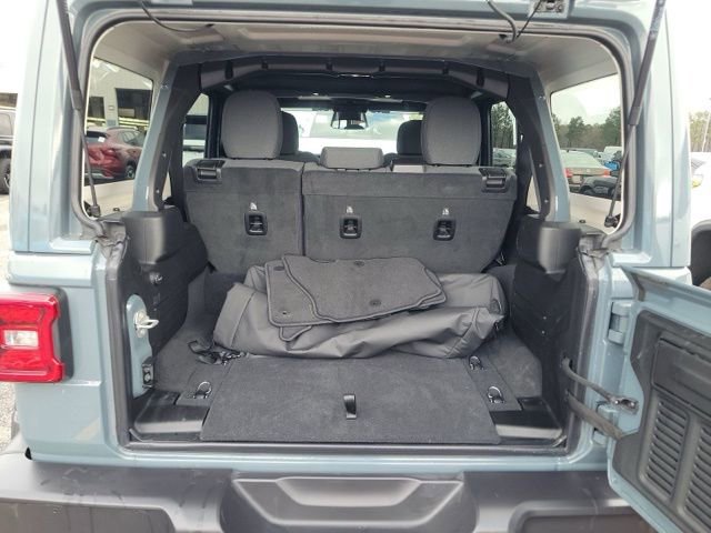 Used 2025 Jeep Wrangler Sahara 4xe image 18