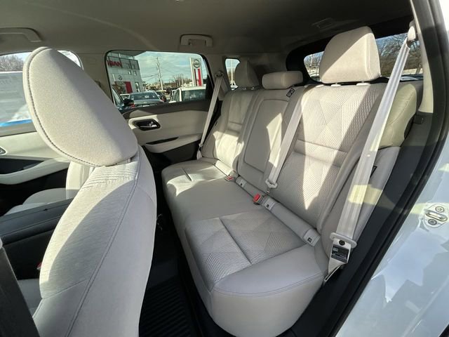 Certified 2025 Nissan Rogue SV image 13