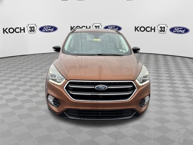 Used 2017 Ford Escape Titanium image 2