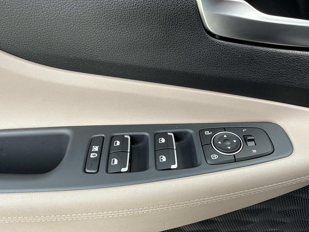 Used 2020 Hyundai Santa Fe SEL w/ Convenience Package FWD image 19