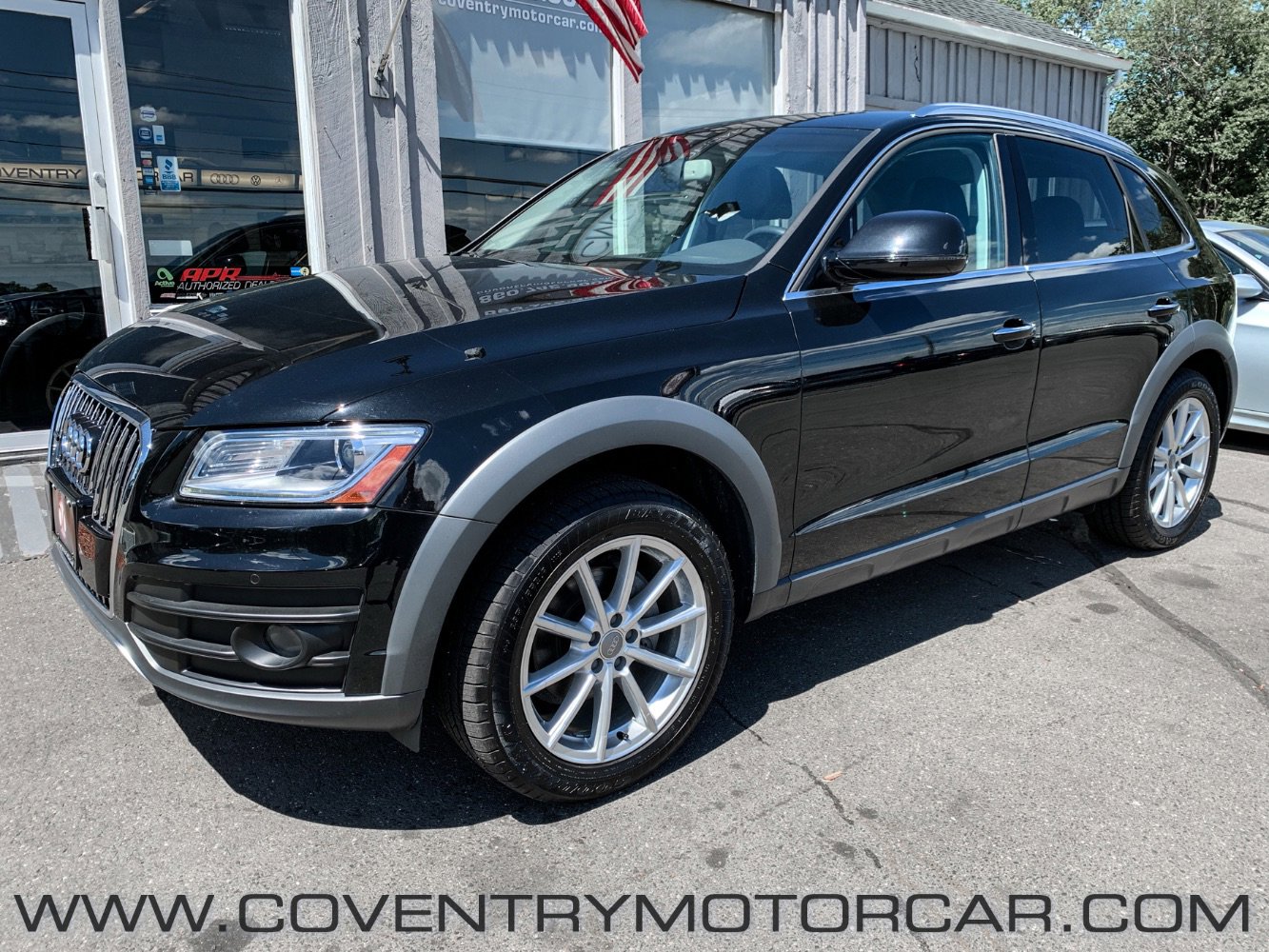 Used 2017 Audi Q5 2.0T Premium Plus w/ Technology Package image 2