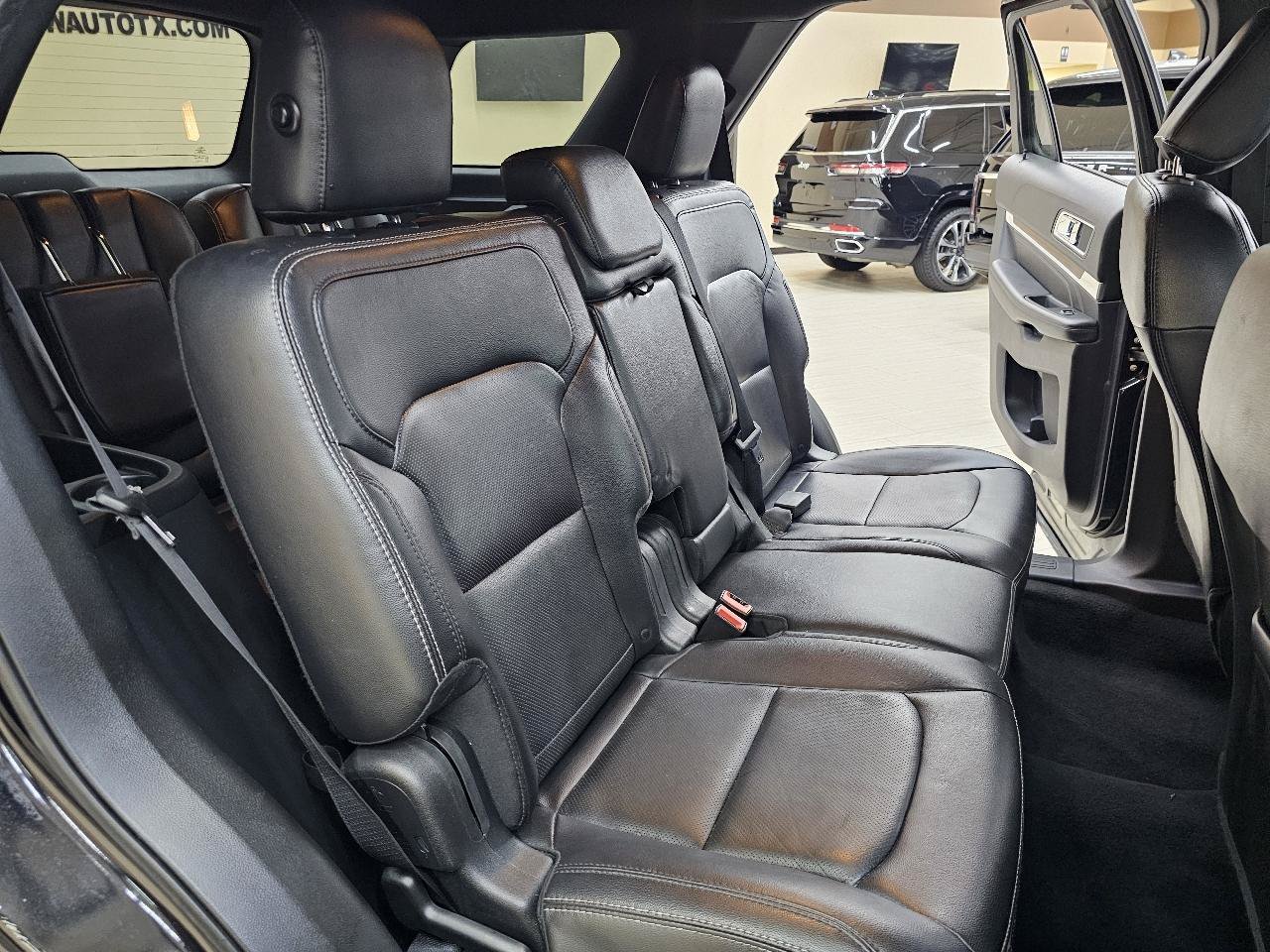 Used 2019 Ford Explorer Limited w/ Class III Trailer Tow Package FWD image 24