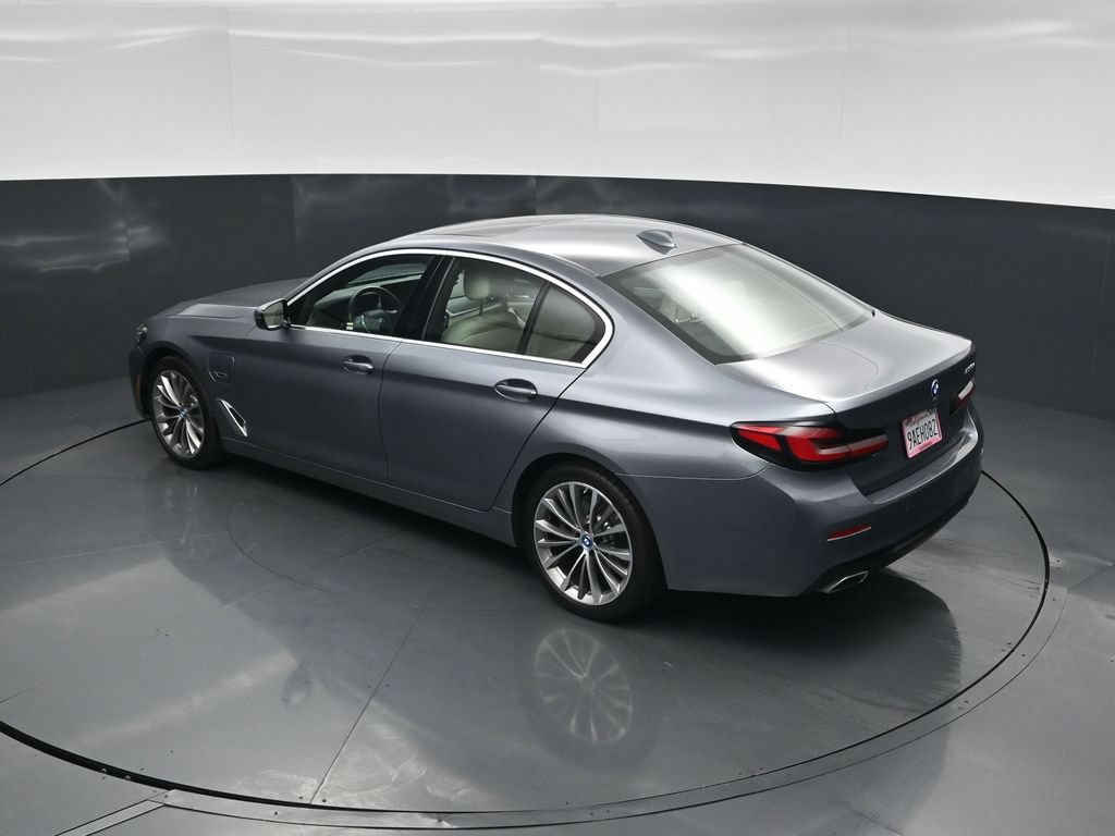 Used 2022 BMW 530e w/ Convenience Package RWD image 40
