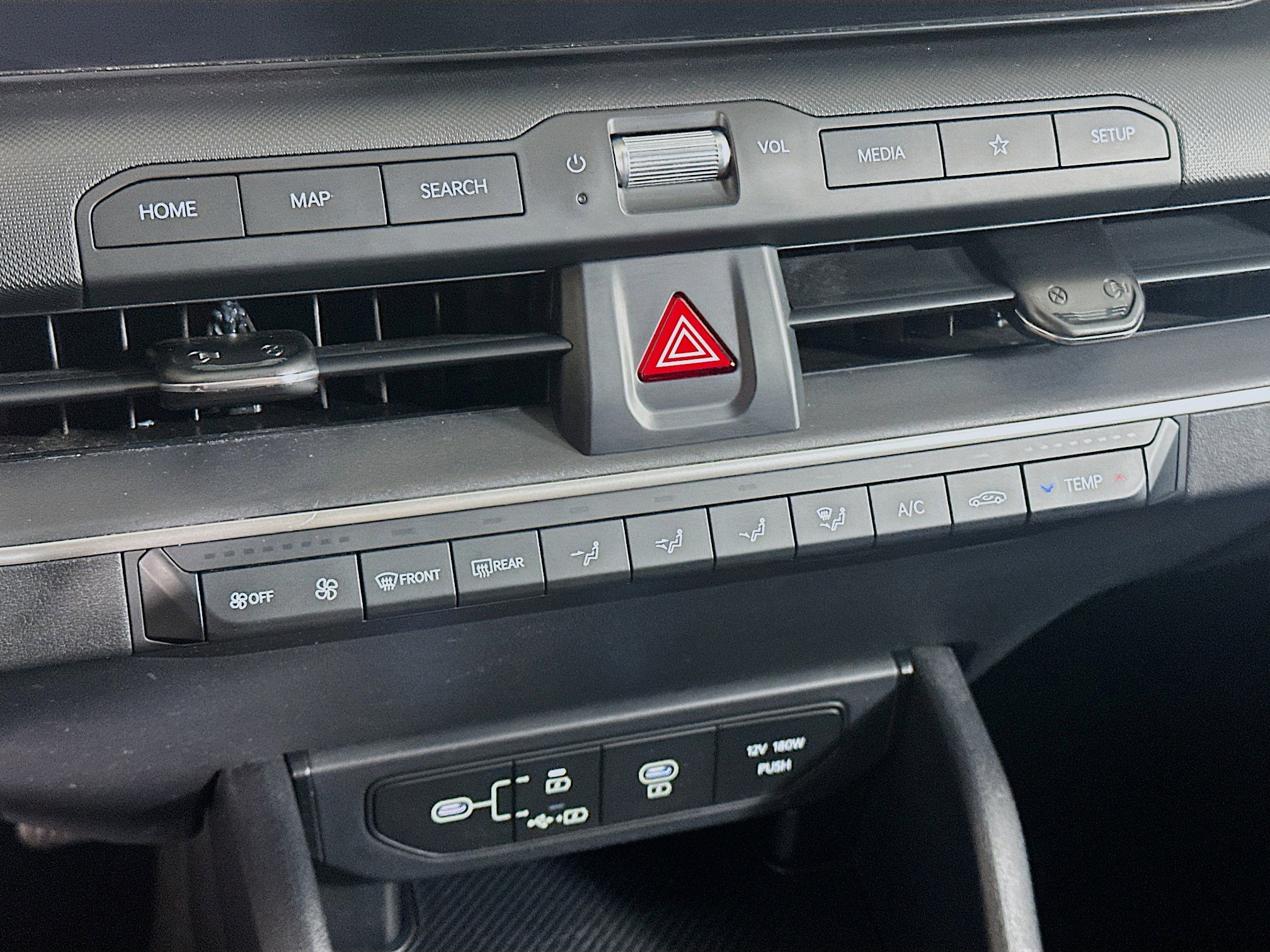 Used 2025 Kia K4 LXS image 23