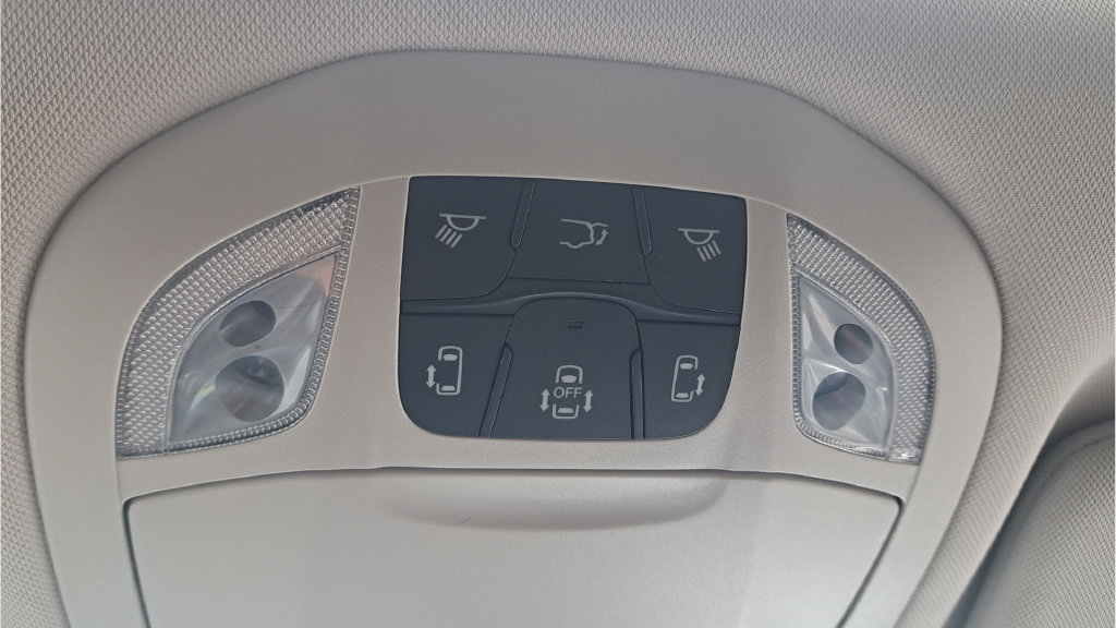 Used 2023 Chrysler Pacifica Limited FWD image 25