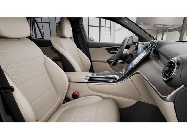 Used 2026 Mercedes-Benz GLC 300 4MATIC image 4