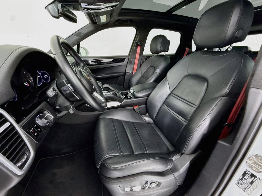 Used 2019 Porsche Cayenne Turbo AWD/4WD image 5