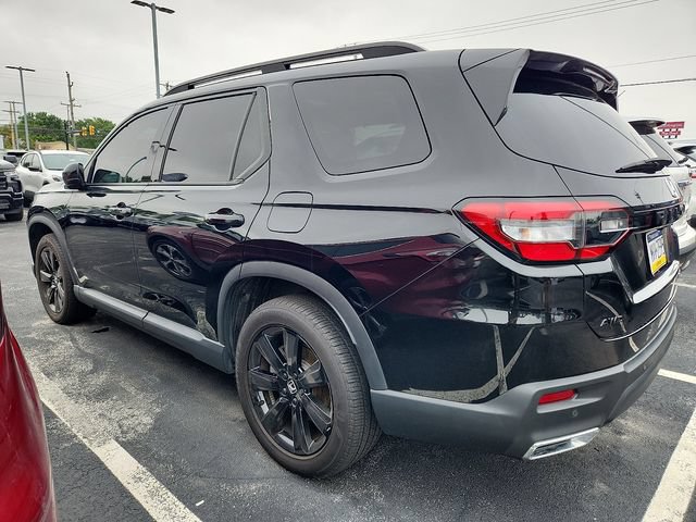 Used 2025 Honda Pilot Black Edition image 4