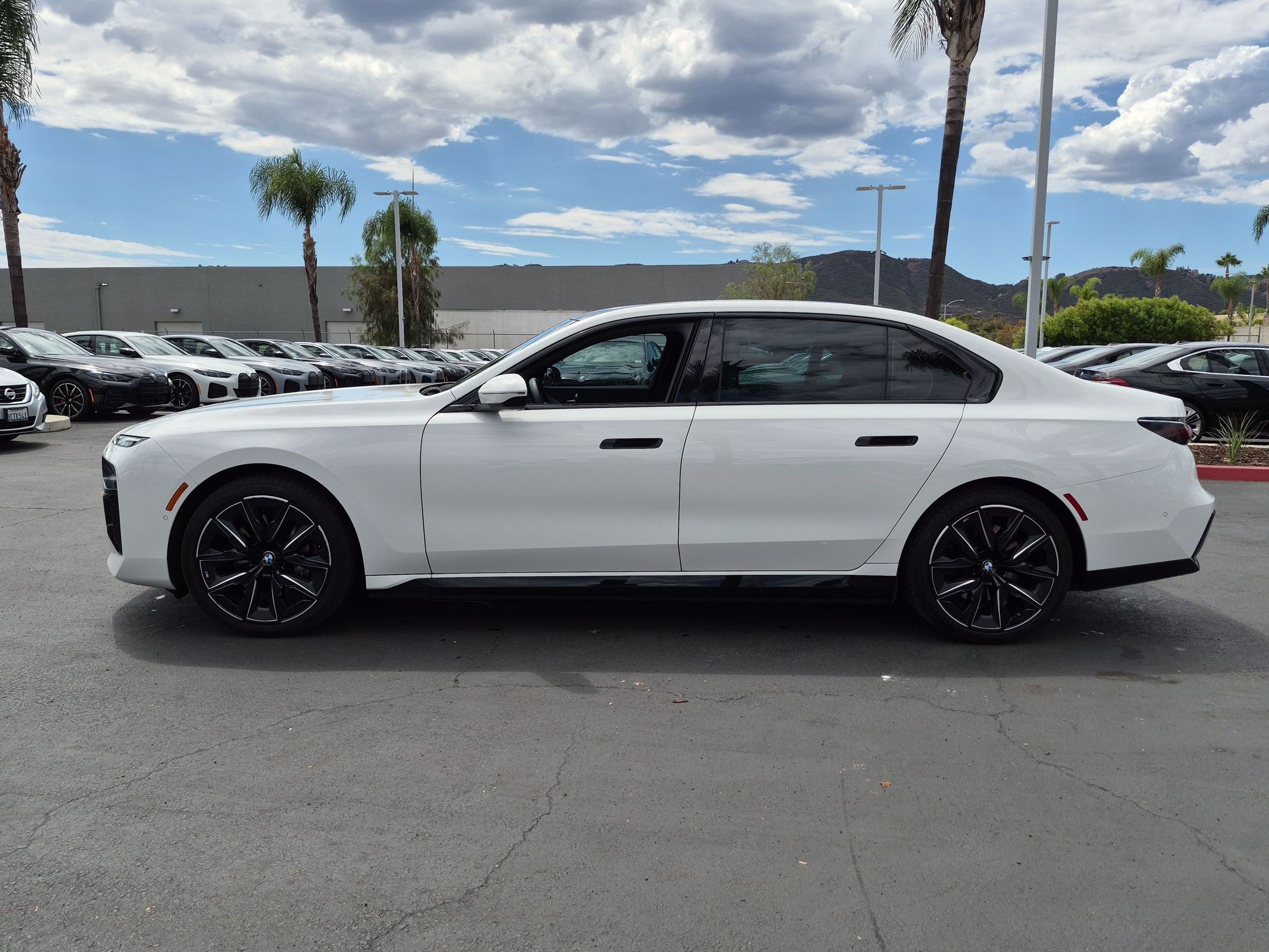 Certified 2024 BMW i7 eDrive50 w/ M Sport Package RWD image 7