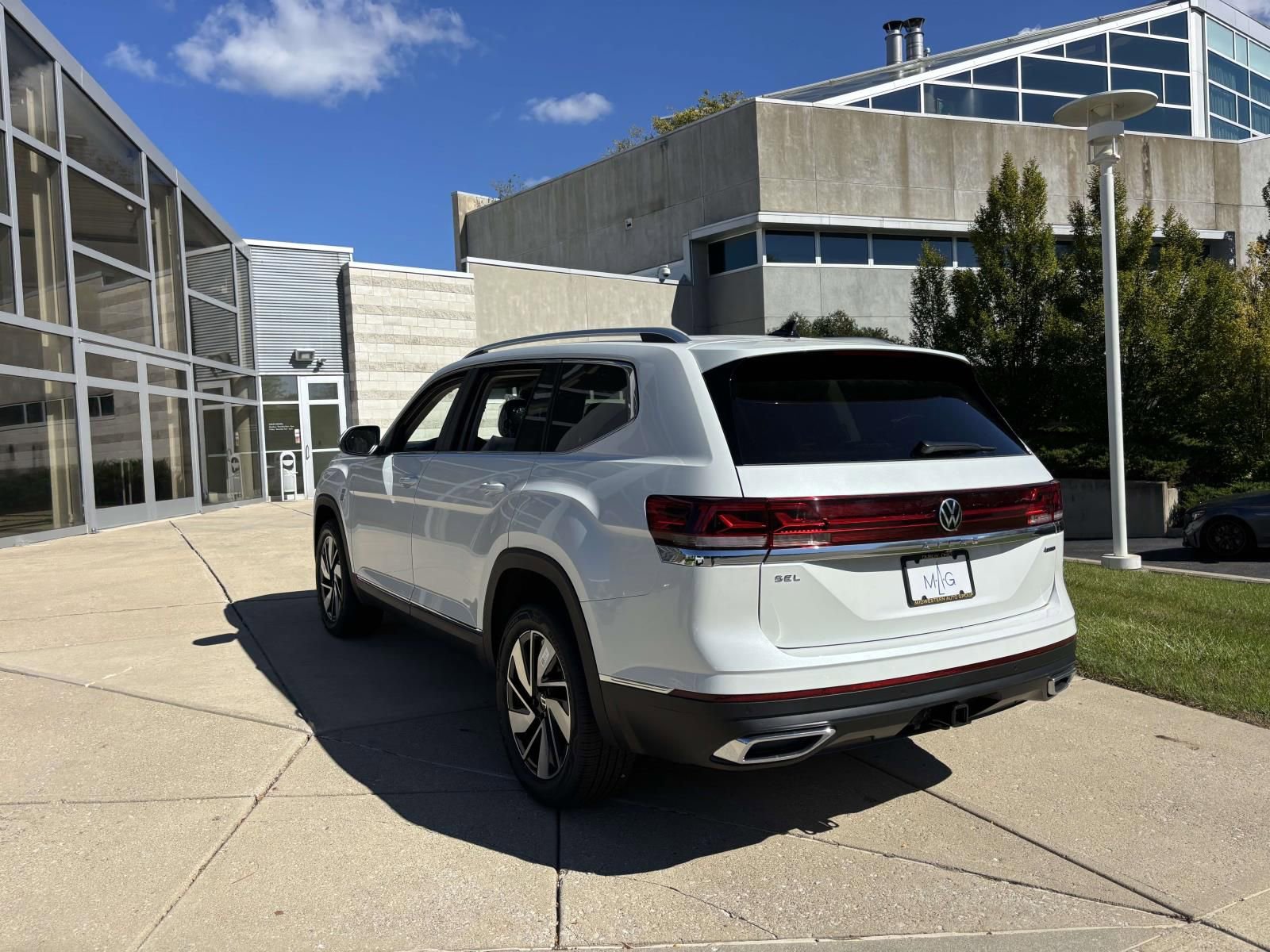 New 2026 Volkswagen Atlas SEL image 5