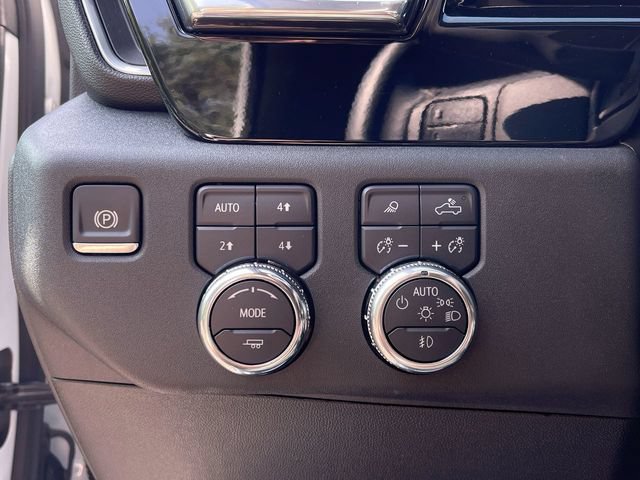 Used 2025 GMC Sierra 3500 SLE w/ Preferred Package AWD/4WD image 18