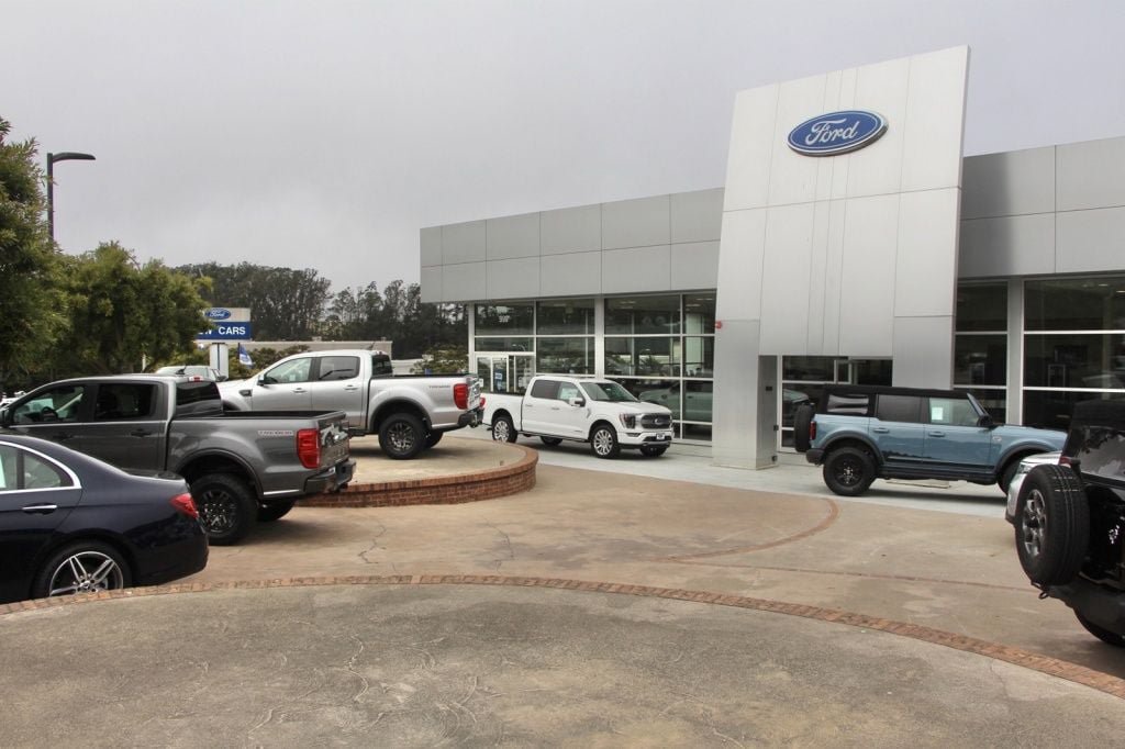 Certified 2025 Ford Explorer ST-Line AWD/4WD image 38