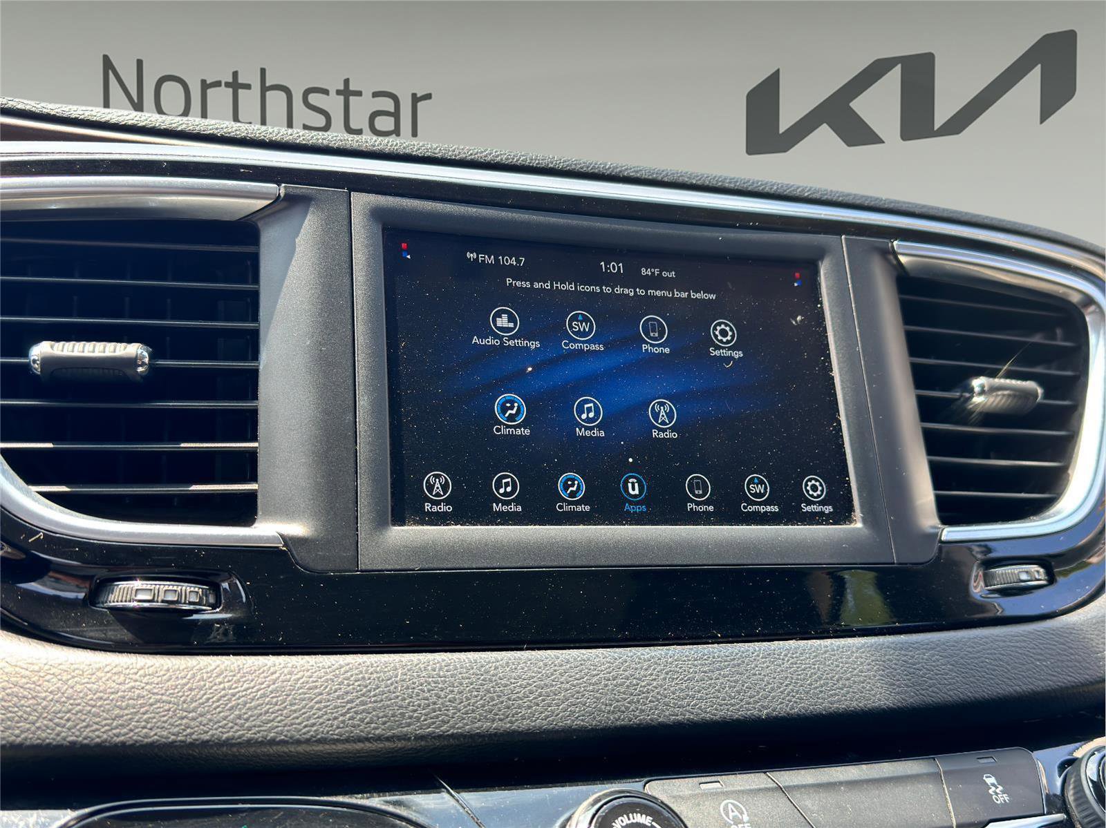 Used 2020 Chrysler Voyager L image 15