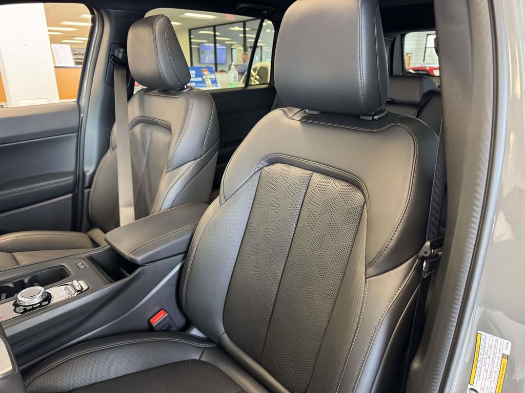 New 2026 Jeep Cherokee Overland image 16