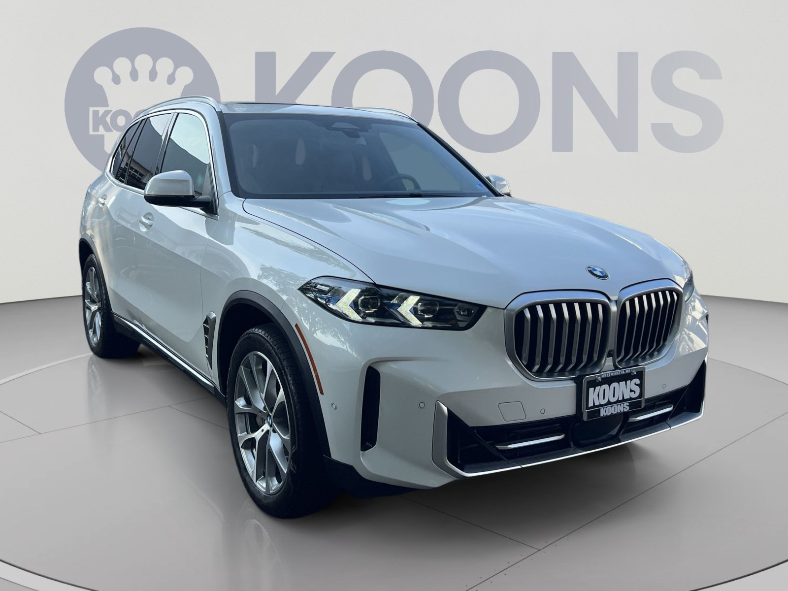Used 2024 BMW X5 xDrive40i w/ Premium Package AWD/4WD image 8