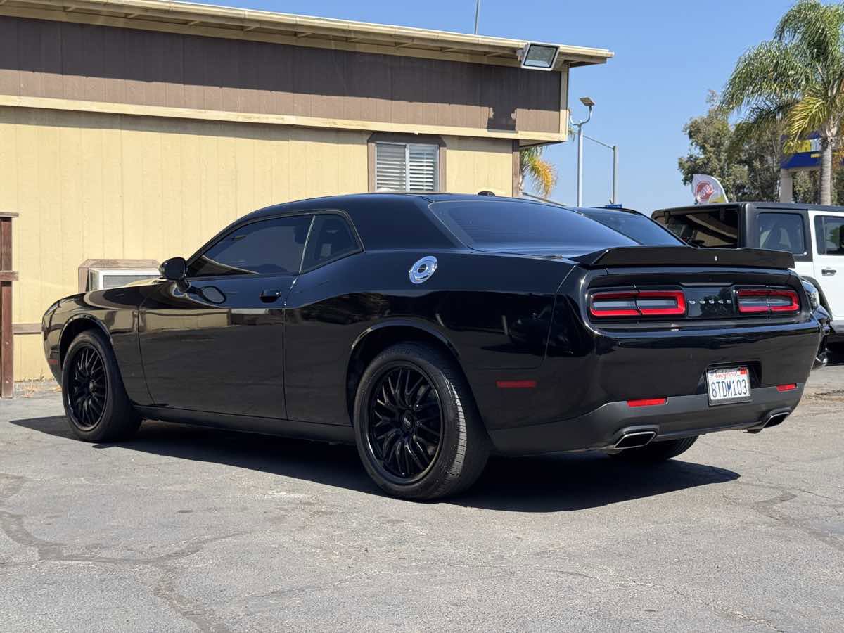 Used 2020 Dodge Challenger SXT RWD image 11