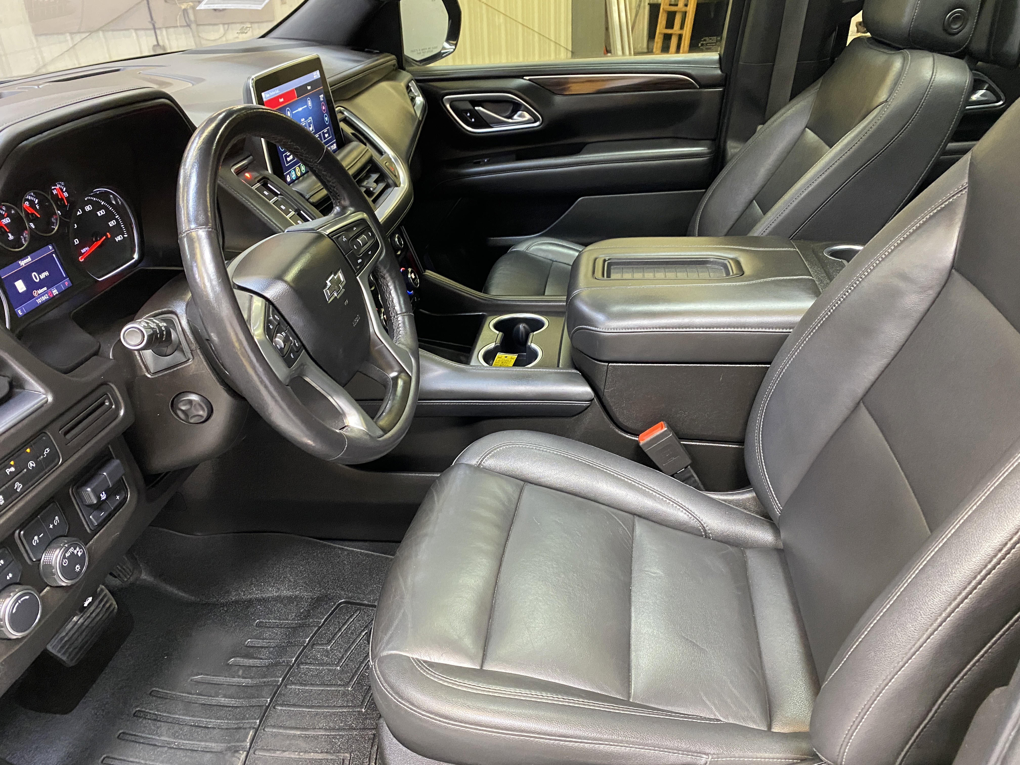 Used 2021 Chevrolet Tahoe Z71 w/ Luxury Package image 19