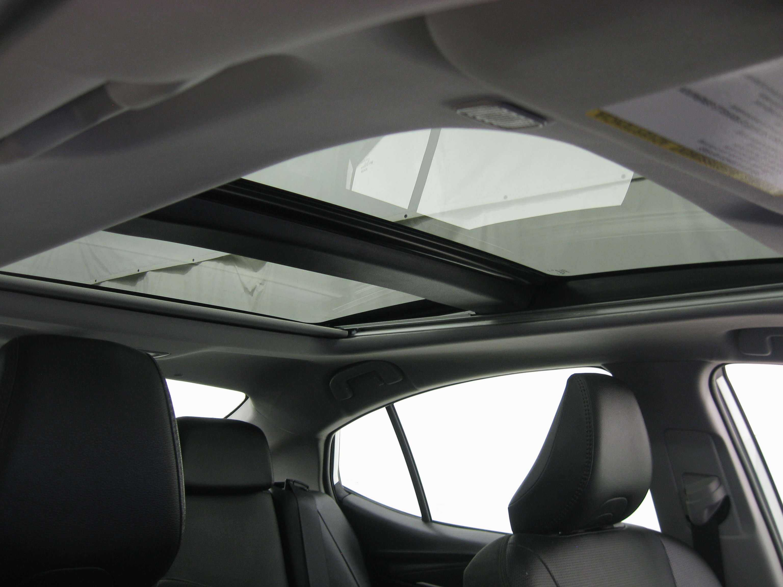 Used 2025 Toyota Camry XLE image 3