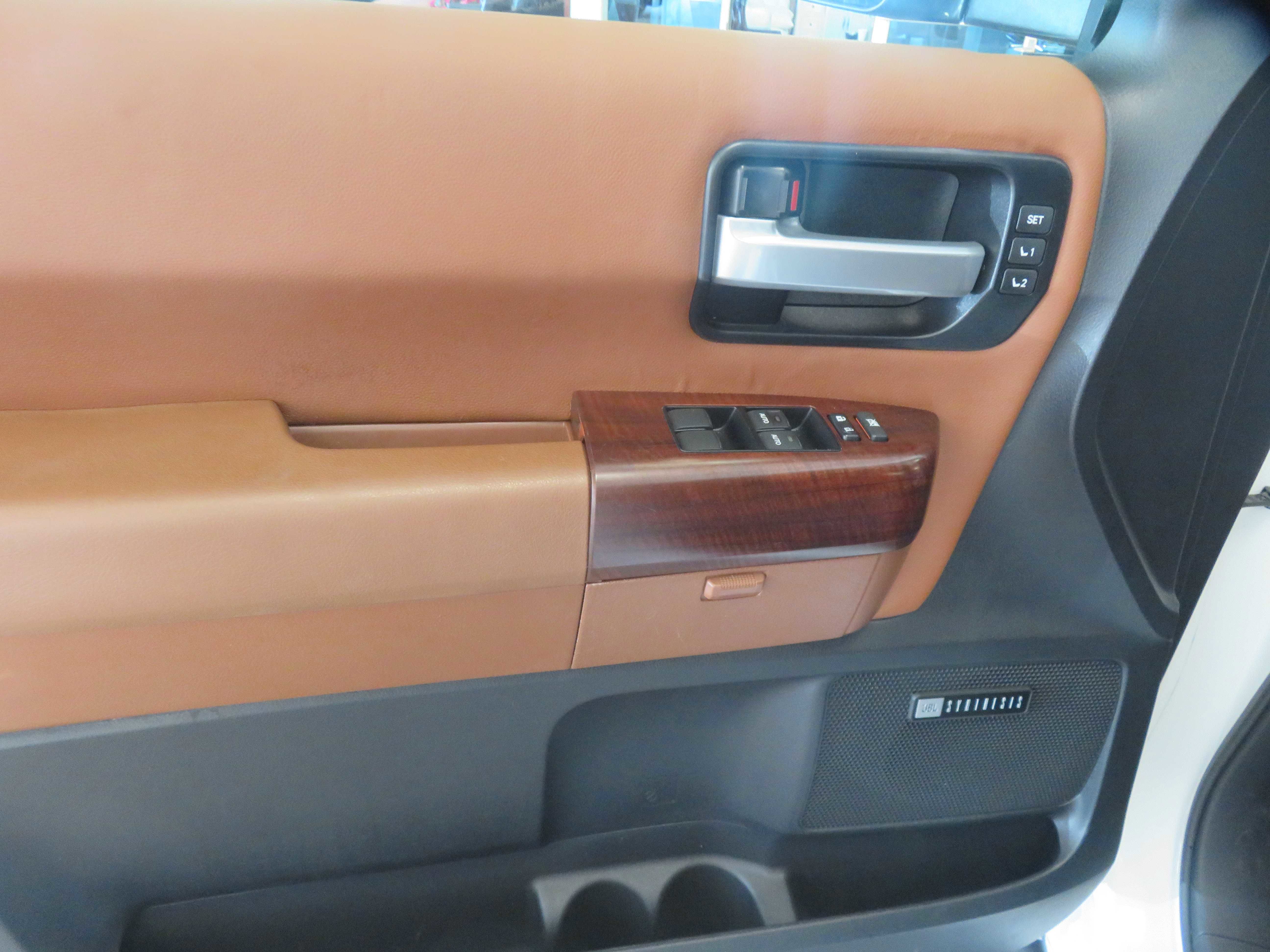 Used 2016 Toyota Sequoia Platinum AWD/4WD image 15